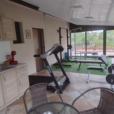 Guest house акация Ravna Gora